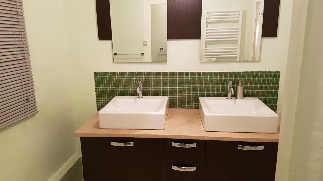 Grand Studio Et Jolies Chambres A Louer Passins Zewnętrze zdjęcie