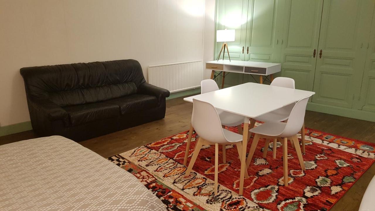 Grand Studio Et Jolies Chambres A Louer Passins Zewnętrze zdjęcie